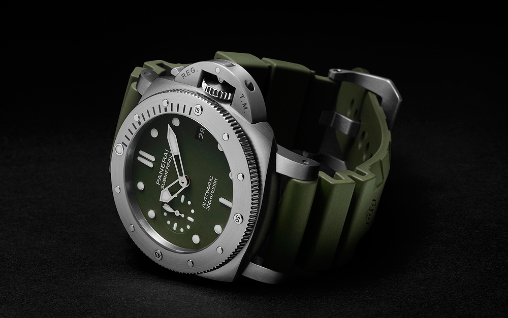 The special fake watches have army green straps.