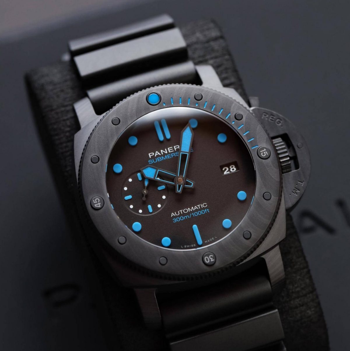 The waterproof fake watch has a date window.